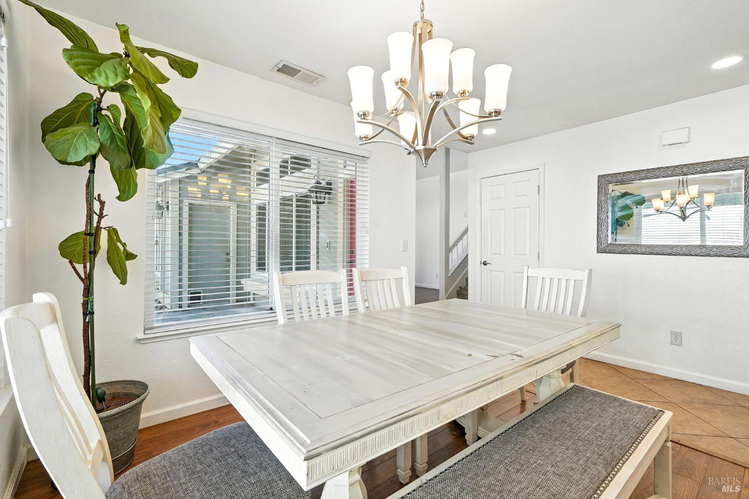 Detail Gallery Image 9 of 37 For 849 Cameron Ct, Vacaville,  CA 95687 - 3 Beds | 2/1 Baths
