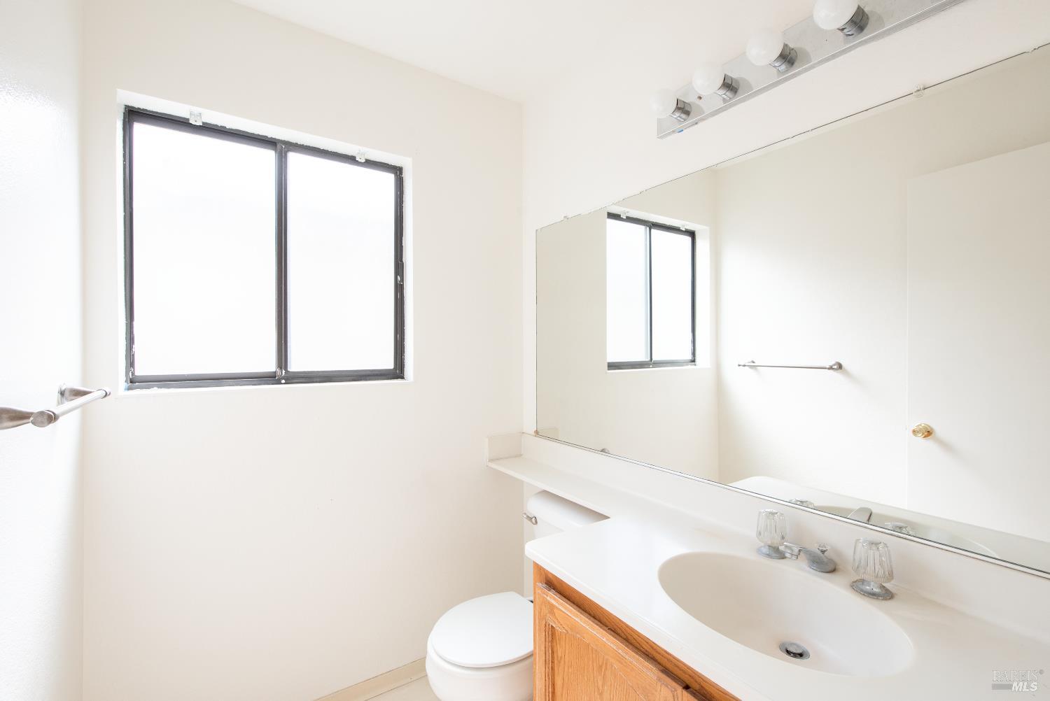 Detail Gallery Image 27 of 35 For 1428 Mathias Pl, Rohnert Park,  CA 94928 - 4 Beds | 2/1 Baths