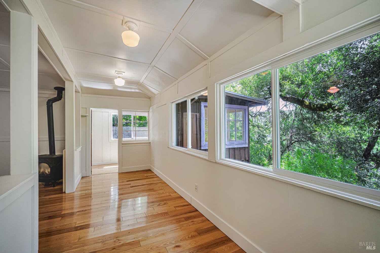 Detail Gallery Image 10 of 46 For 2160 Madrone Ave, Healdsburg,  CA 95448 - – Beds | – Baths