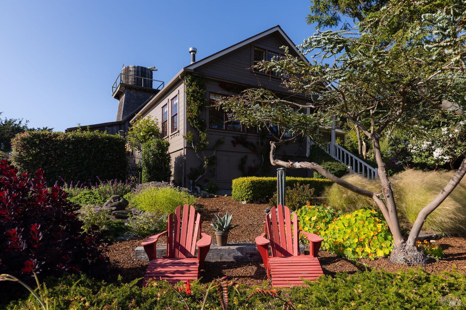 Detail Gallery Image 9 of 60 For 45320 Ukiah St, Mendocino,  CA 95460 - 3 Beds | 2/1 Baths