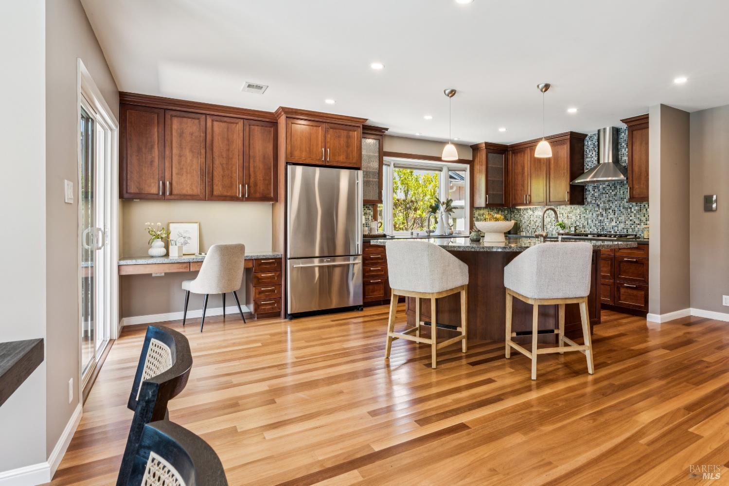 Detail Gallery Image 4 of 59 For 417 via Del Plano Unkn, Novato,  CA 94949 - 3 Beds | 2 Baths