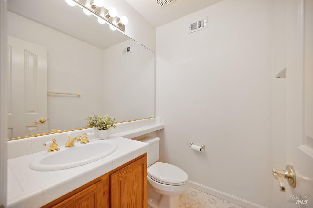 Lone Oak Drive, Vacaville, California image 14