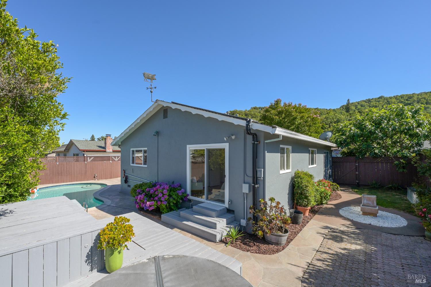 Detail Gallery Image 29 of 56 For 480 via Del Plano Unkn, Novato,  CA 94949 - 3 Beds | 2 Baths