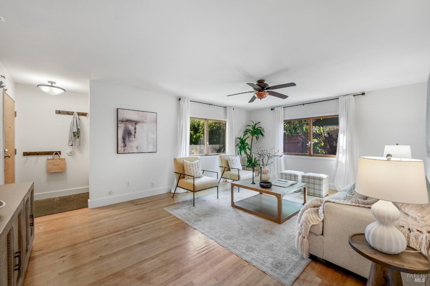 Detail Gallery Image 8 of 56 For 480 via Del Plano Unkn, Novato,  CA 94949 - 3 Beds | 2 Baths