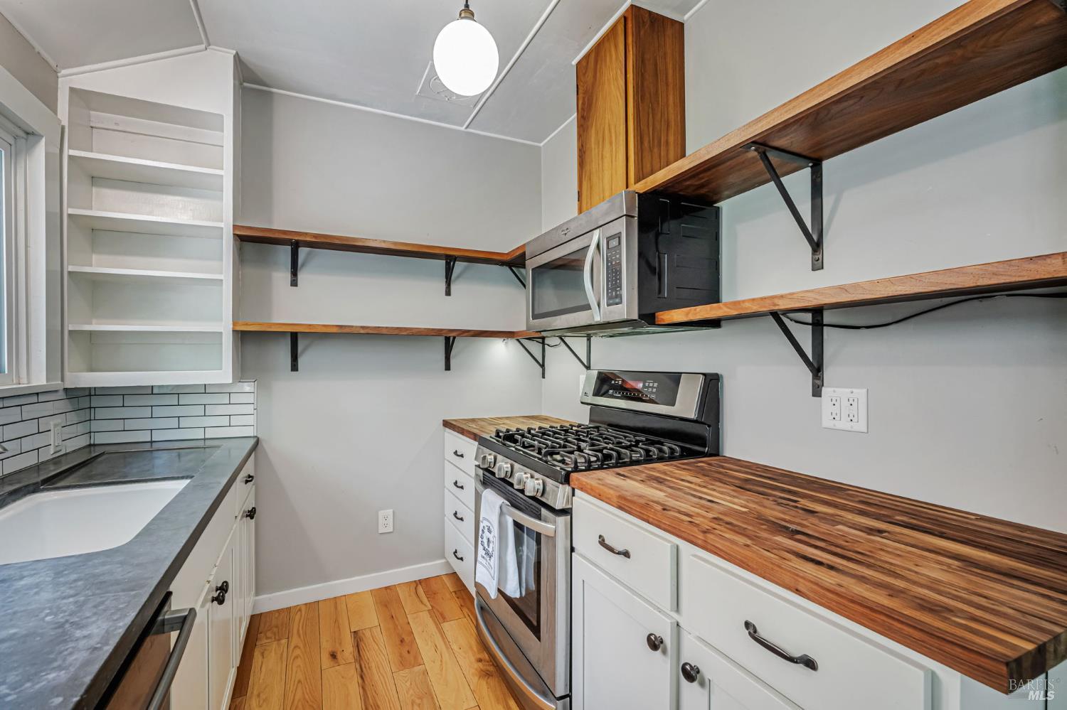 Detail Gallery Image 18 of 46 For 2160 Madrone Ave, Healdsburg,  CA 95448 - – Beds | – Baths