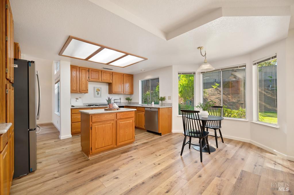 Lone Oak Drive, Vacaville, California image 10