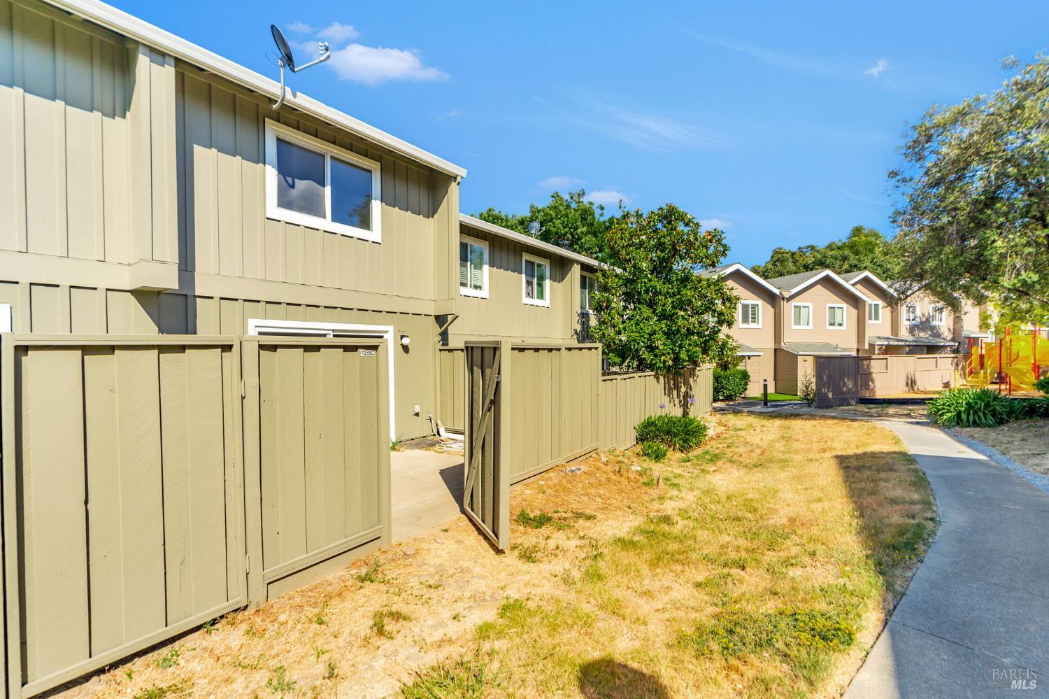 Detail Gallery Image 20 of 22 For 1285 Redwood Blvd #C,  Novato,  CA 94947 - 2 Beds | 1/1 Baths