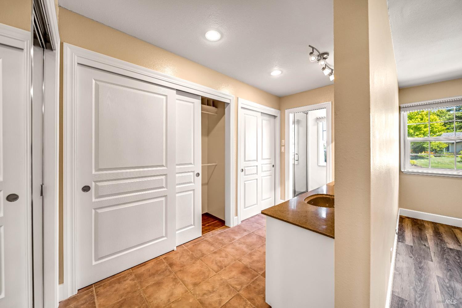 Detail Gallery Image 6 of 27 For 601 Cherry Ct, Fairfield,  CA 94534 - 4 Beds | 2/1 Baths