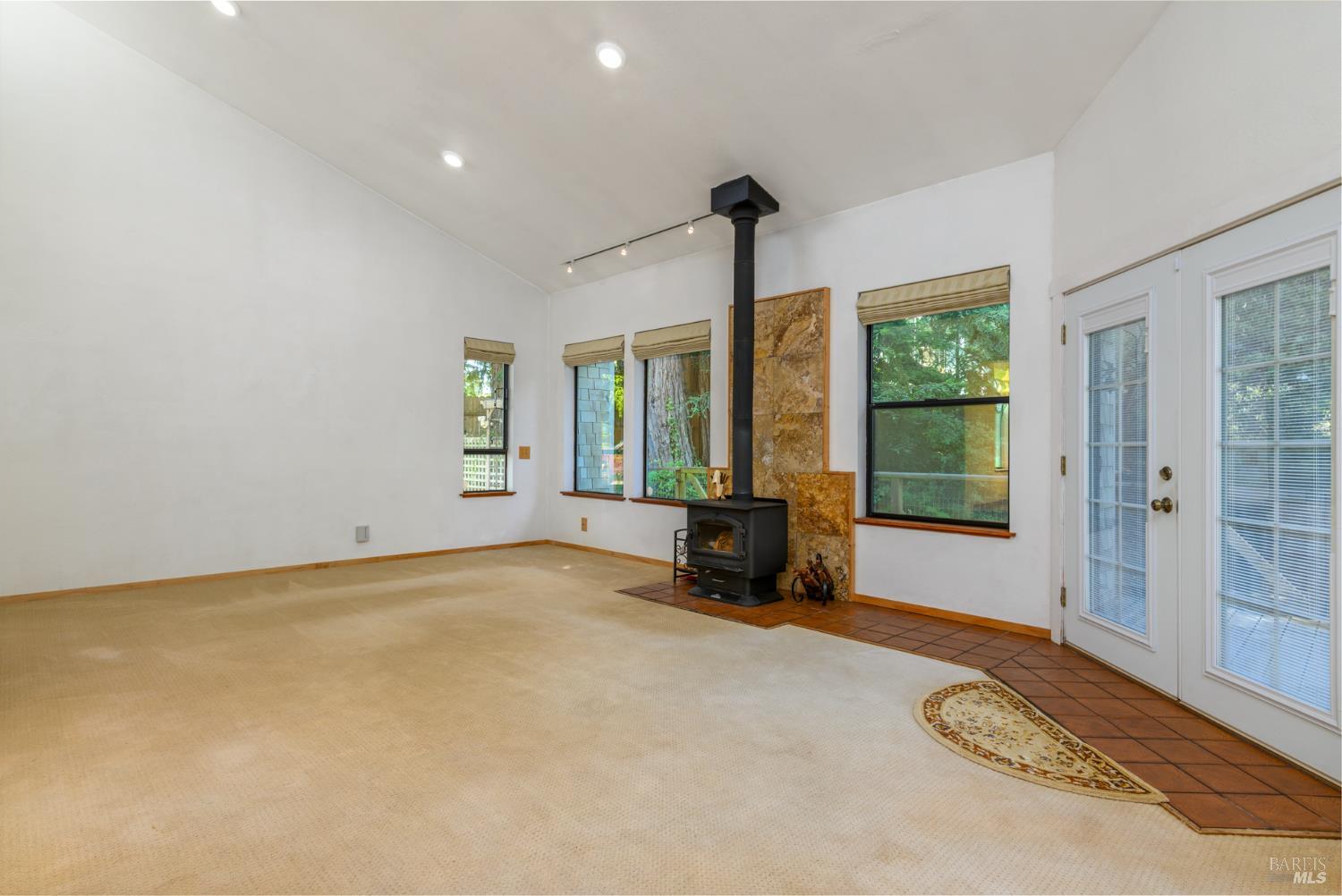 Detail Gallery Image 7 of 37 For 37820 Old Stage Rd, Gualala,  CA 95445 - 2 Beds | 2 Baths