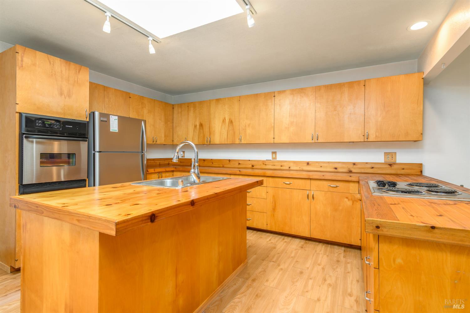 Detail Gallery Image 8 of 37 For 37820 Old Stage Rd, Gualala,  CA 95445 - 2 Beds | 2 Baths