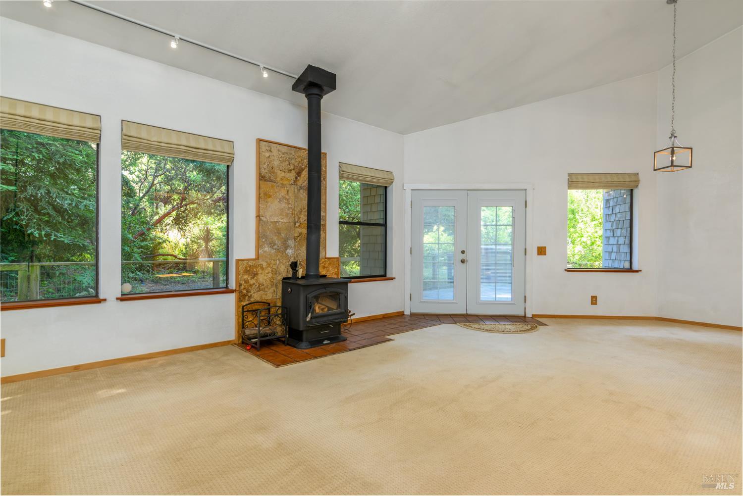 Detail Gallery Image 6 of 37 For 37820 Old Stage Rd, Gualala,  CA 95445 - 2 Beds | 2 Baths