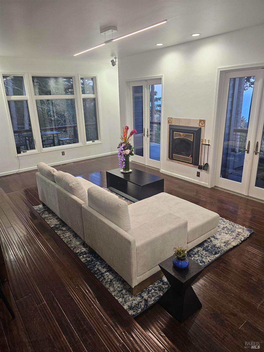 Detail Gallery Image 7 of 72 For 22172 Umland Cir, Jenner,  CA 95450 - 2 Beds | 2 Baths
