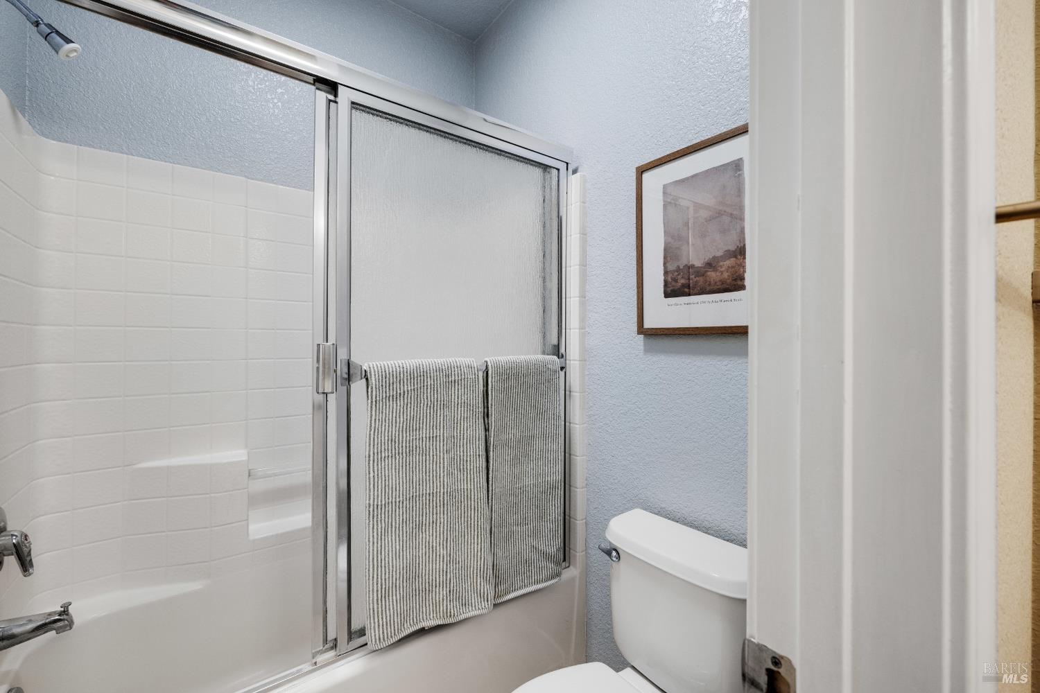 Detail Gallery Image 40 of 50 For 1922 Buckingham Ln, Petaluma,  CA 94954 - 6 Beds | 4 Baths