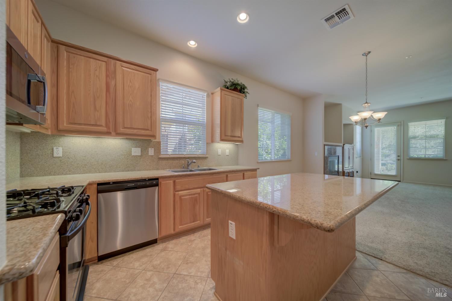 Detail Gallery Image 9 of 24 For 3262 Inwood Pl, Fairfield,  CA 94534 - 2 Beds | 2 Baths
