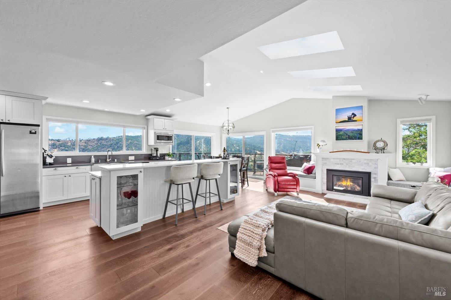 Detail Gallery Image 13 of 65 For 76 Sunnyhill Ln, Napa,  CA 94558 - 4 Beds | 2/1 Baths
