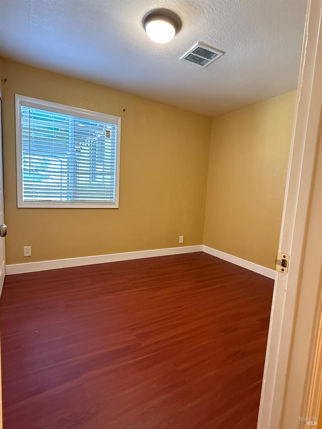 Detail Gallery Image 4 of 20 For 467 Gonzaga Ave, Vallejo,  CA 94589 - 3 Beds | 2 Baths