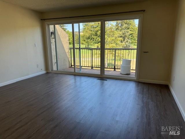 Detail Gallery Image 3 of 8 For 3014 Yulupa Ave, Santa Rosa,  CA 95405 - 2 Beds | 1/1 Baths
