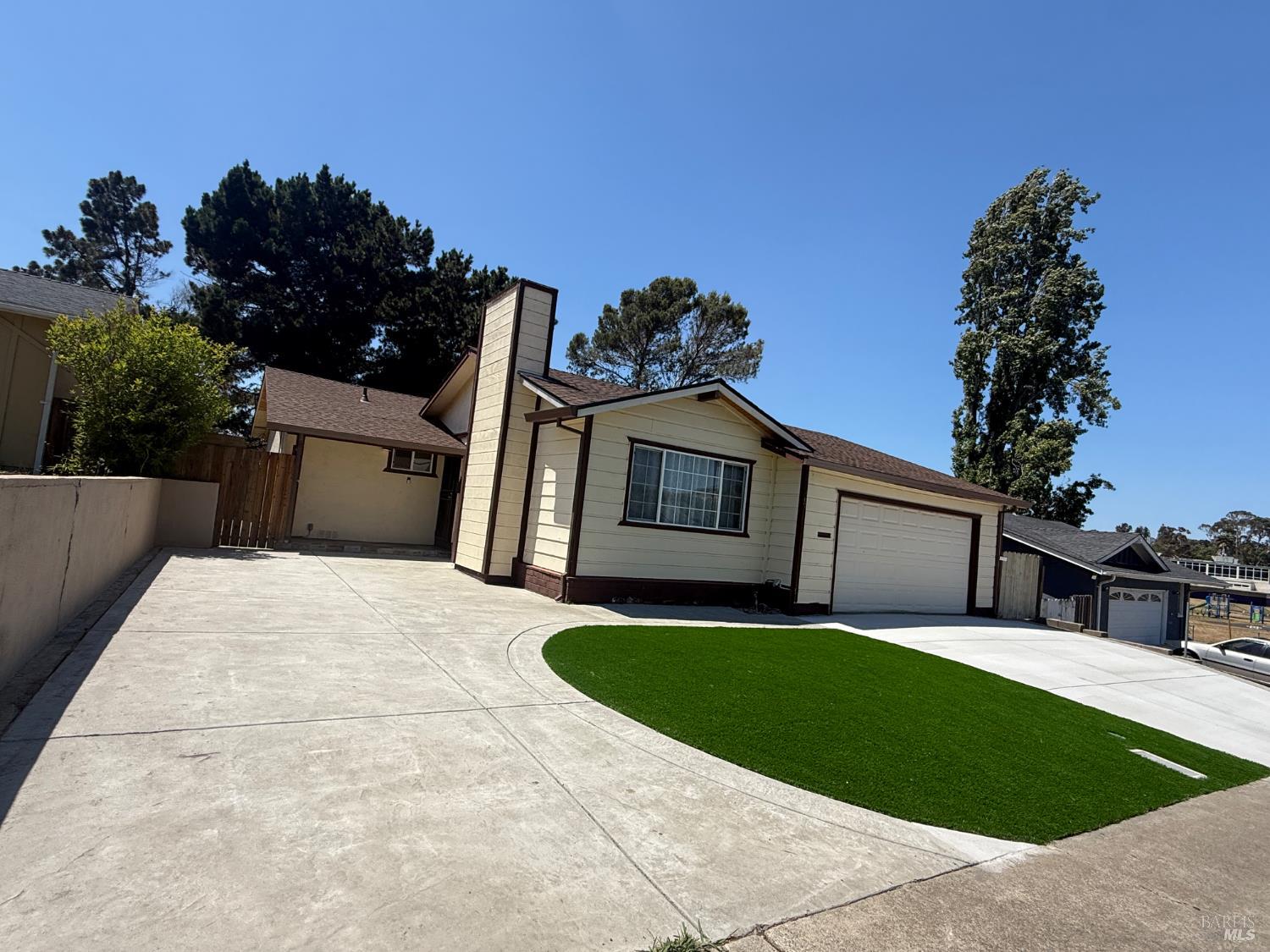 Detail Gallery Image 3 of 20 For 467 Gonzaga Ave, Vallejo,  CA 94589 - 3 Beds | 2 Baths
