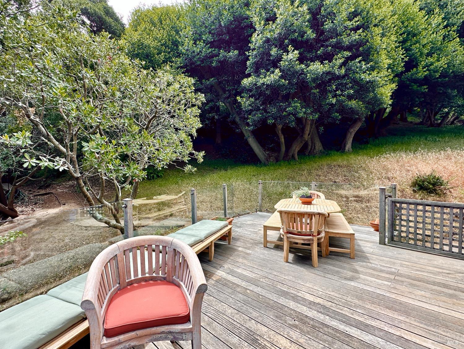 Detail Gallery Image 10 of 39 For 122 Edwards Ave, Sausalito,  CA 94965 - 3 Beds | 2/1 Baths