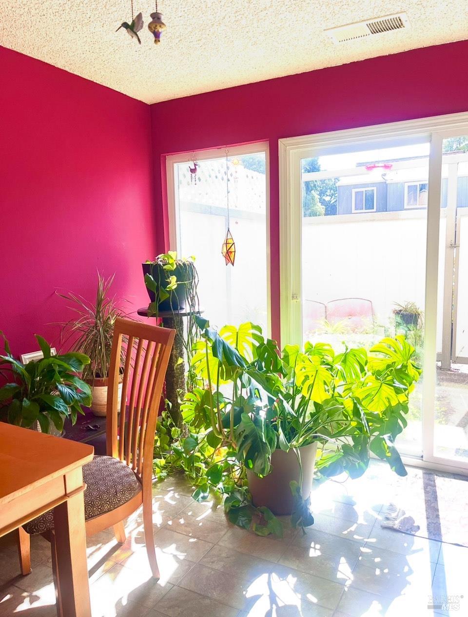 Detail Gallery Image 6 of 7 For 39 Oliva Dr #D,  Novato,  CA 94947 - 3 Beds | 1/1 Baths