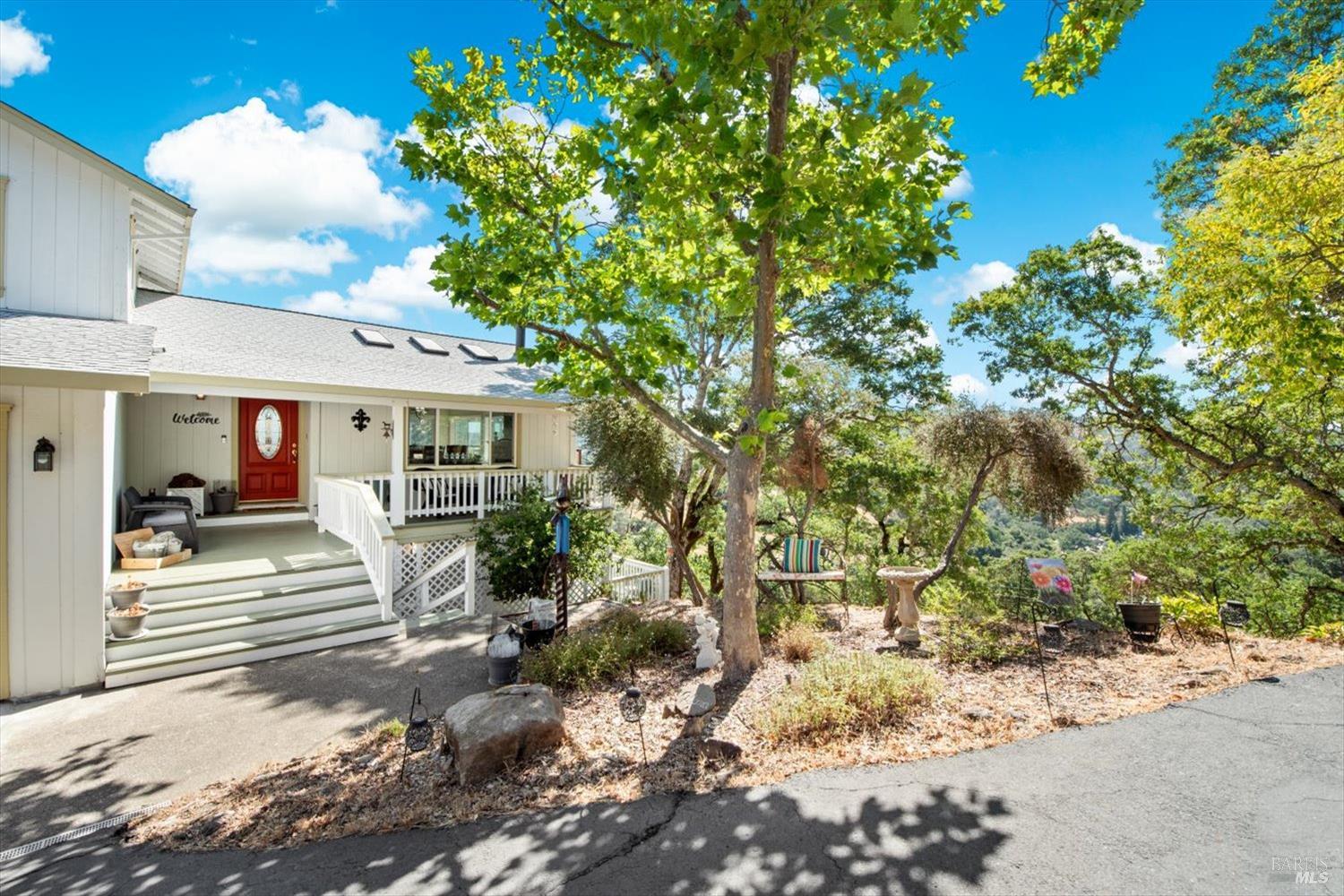 Detail Gallery Image 10 of 65 For 76 Sunnyhill Ln, Napa,  CA 94558 - 4 Beds | 2/1 Baths