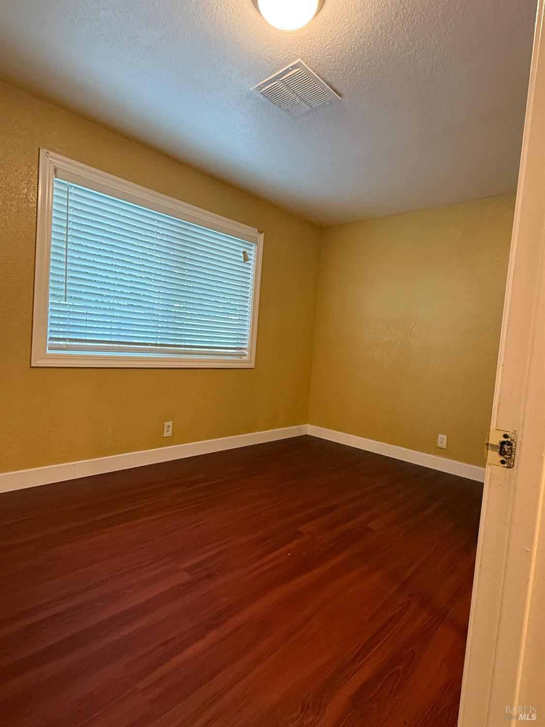 Detail Gallery Image 5 of 20 For 467 Gonzaga Ave, Vallejo,  CA 94589 - 3 Beds | 2 Baths