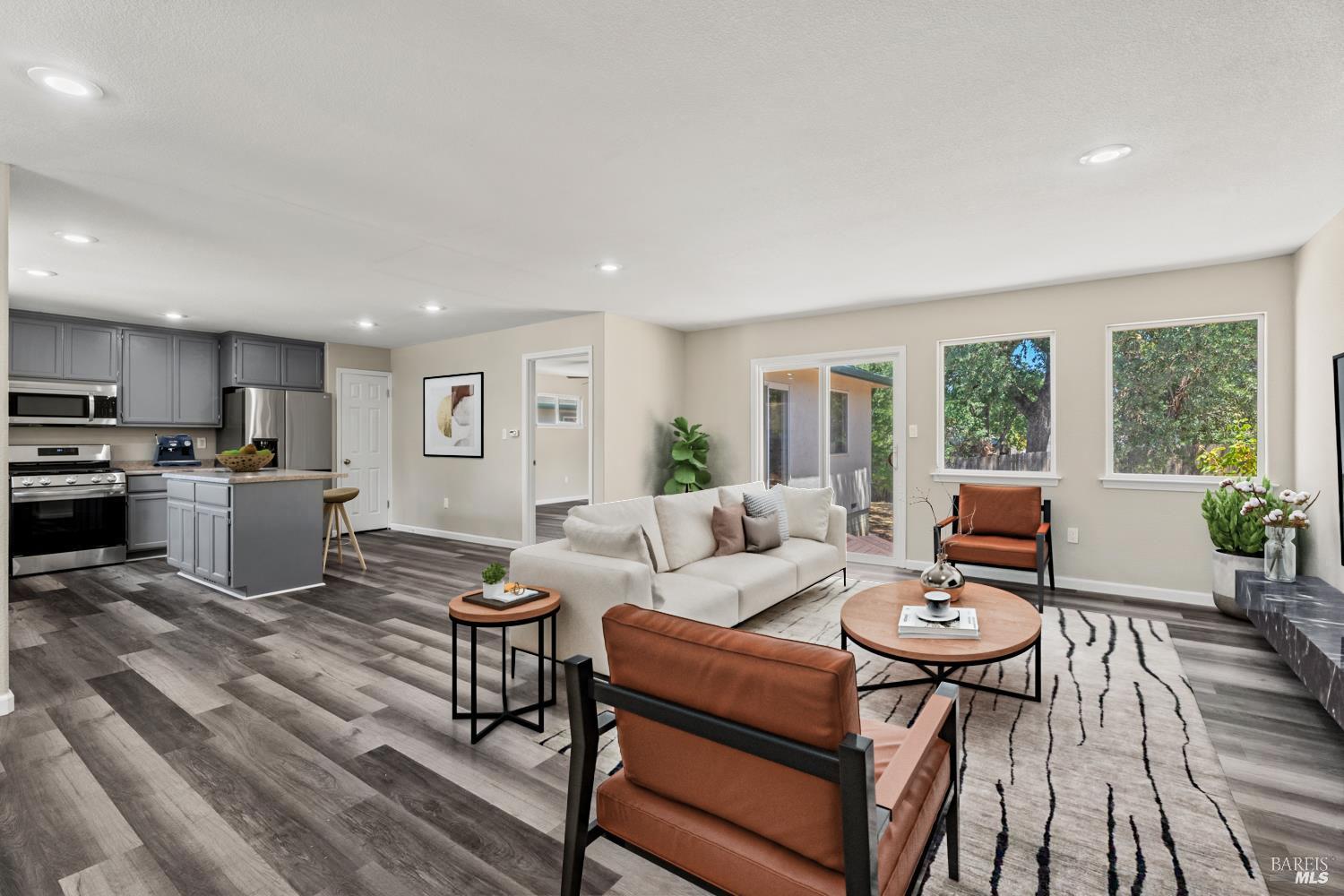 Detail Gallery Image 7 of 26 For 1055 Penelope Ct, Lakeport,  CA 95453 - 3 Beds | 2 Baths