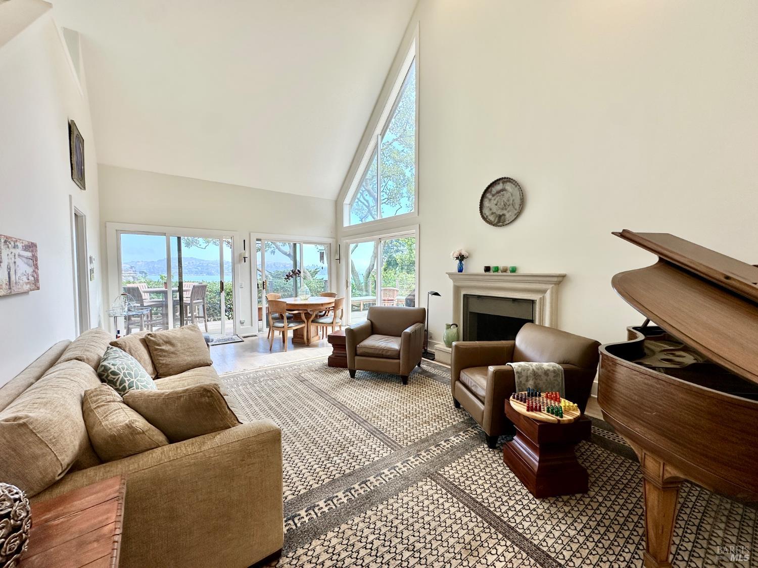 Detail Gallery Image 6 of 39 For 122 Edwards Ave, Sausalito,  CA 94965 - 3 Beds | 2/1 Baths