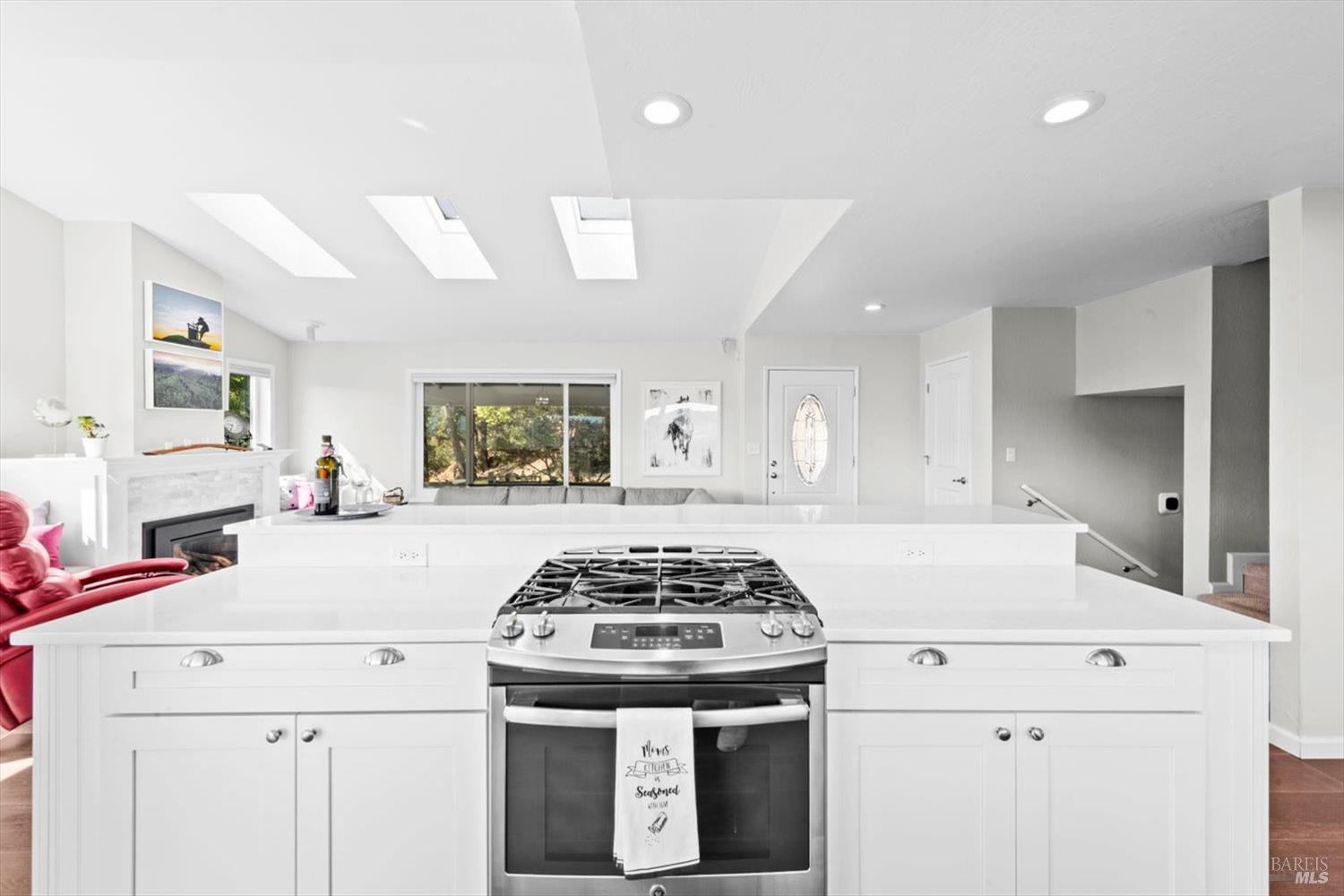 Detail Gallery Image 20 of 65 For 76 Sunnyhill Ln, Napa,  CA 94558 - 4 Beds | 2/1 Baths