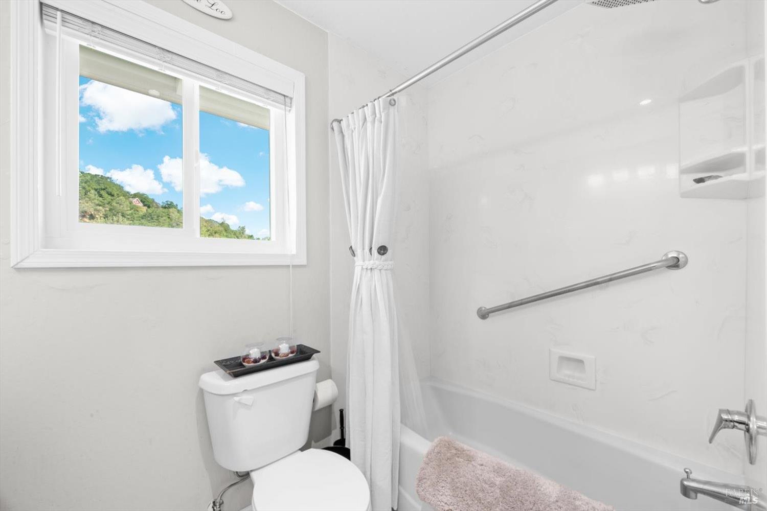 Detail Gallery Image 30 of 65 For 76 Sunnyhill Ln, Napa,  CA 94558 - 4 Beds | 2/1 Baths