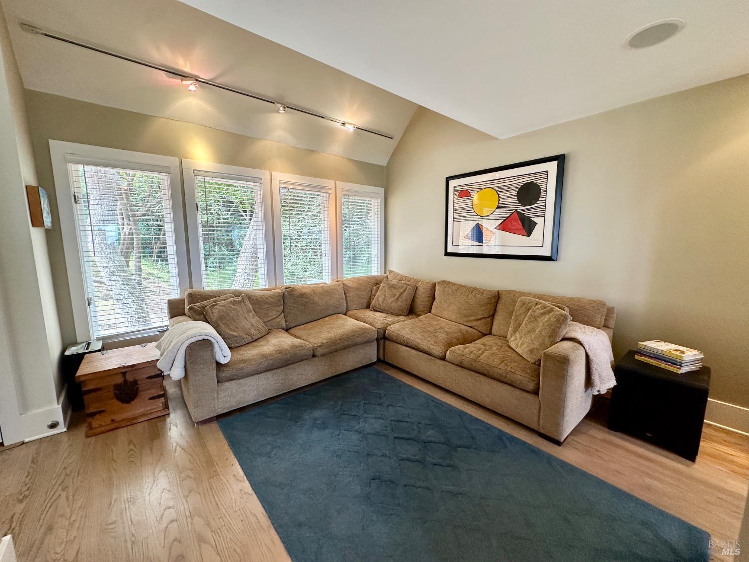 Detail Gallery Image 20 of 39 For 122 Edwards Ave, Sausalito,  CA 94965 - 3 Beds | 2/1 Baths