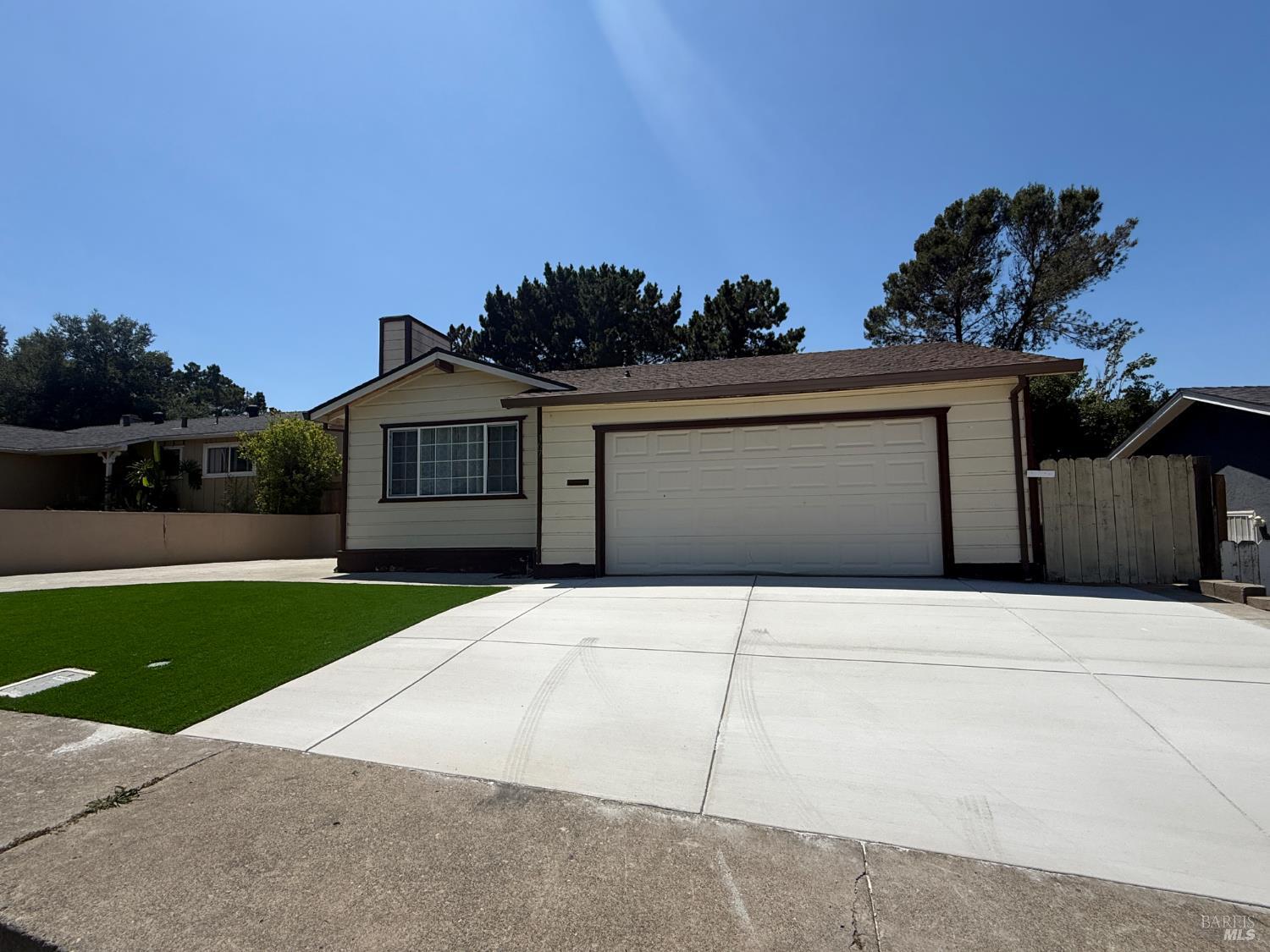 Detail Gallery Image 2 of 20 For 467 Gonzaga Ave, Vallejo,  CA 94589 - 3 Beds | 2 Baths