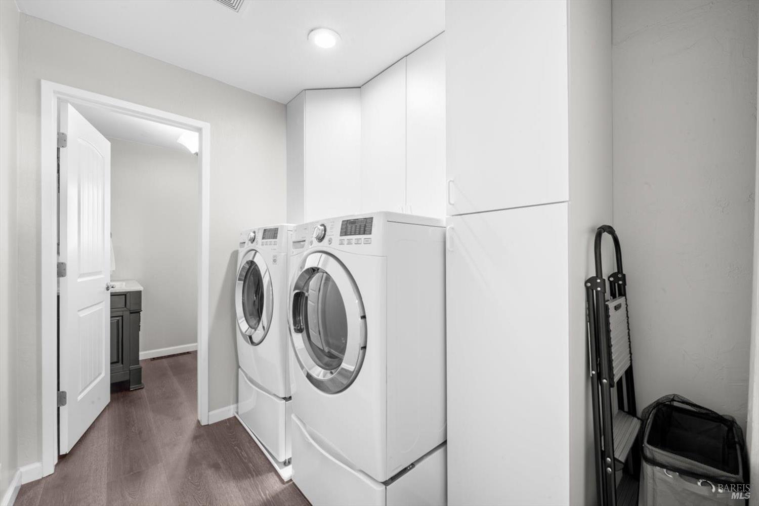 Detail Gallery Image 31 of 65 For 76 Sunnyhill Ln, Napa,  CA 94558 - 4 Beds | 2/1 Baths