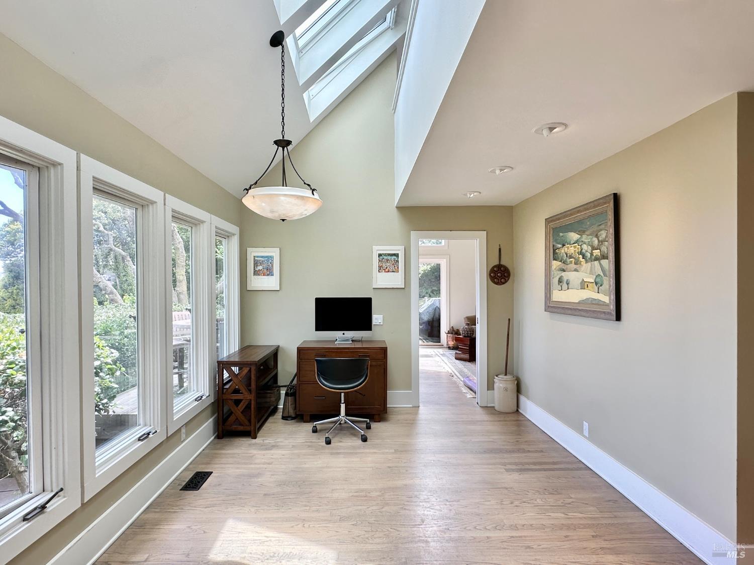 Detail Gallery Image 15 of 39 For 122 Edwards Ave, Sausalito,  CA 94965 - 3 Beds | 2/1 Baths
