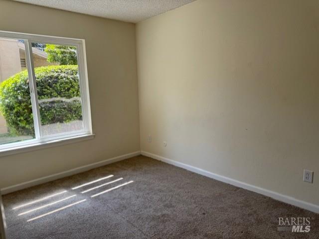 Detail Gallery Image 7 of 8 For 3014 Yulupa Ave, Santa Rosa,  CA 95405 - 2 Beds | 1/1 Baths