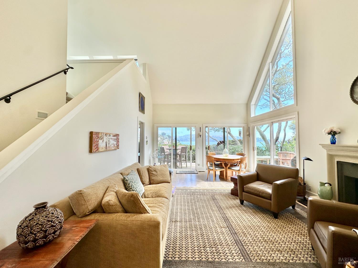 Detail Gallery Image 5 of 39 For 122 Edwards Ave, Sausalito,  CA 94965 - 3 Beds | 2/1 Baths