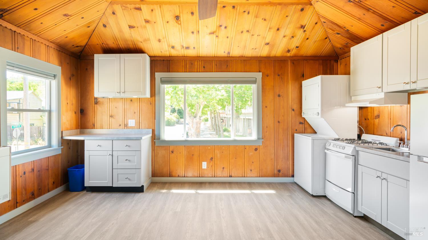 Detail Gallery Image 18 of 37 For 16352 5th St, Guerneville,  CA 95446 - – Beds | – Baths