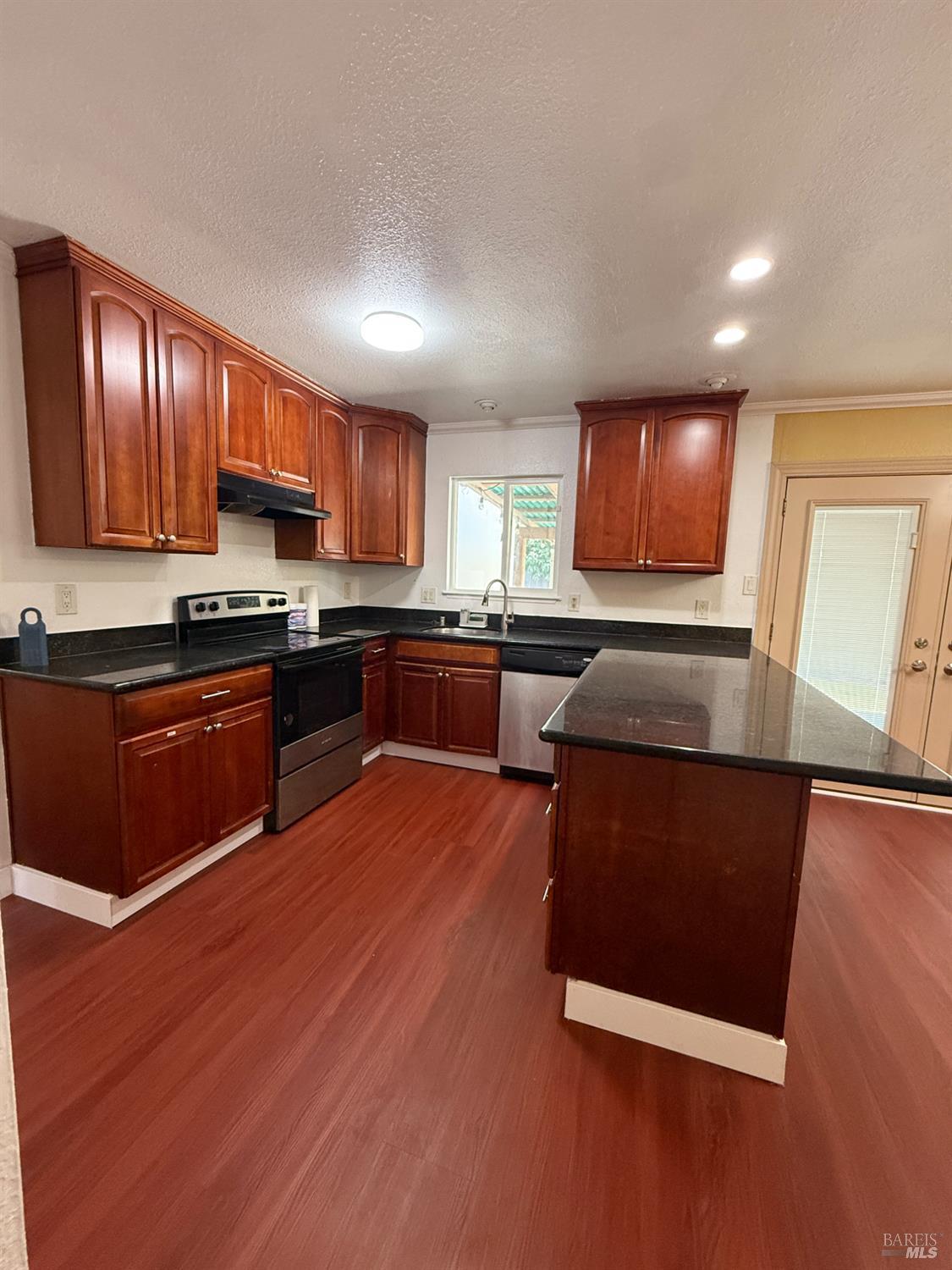 Detail Gallery Image 13 of 20 For 467 Gonzaga Ave, Vallejo,  CA 94589 - 3 Beds | 2 Baths