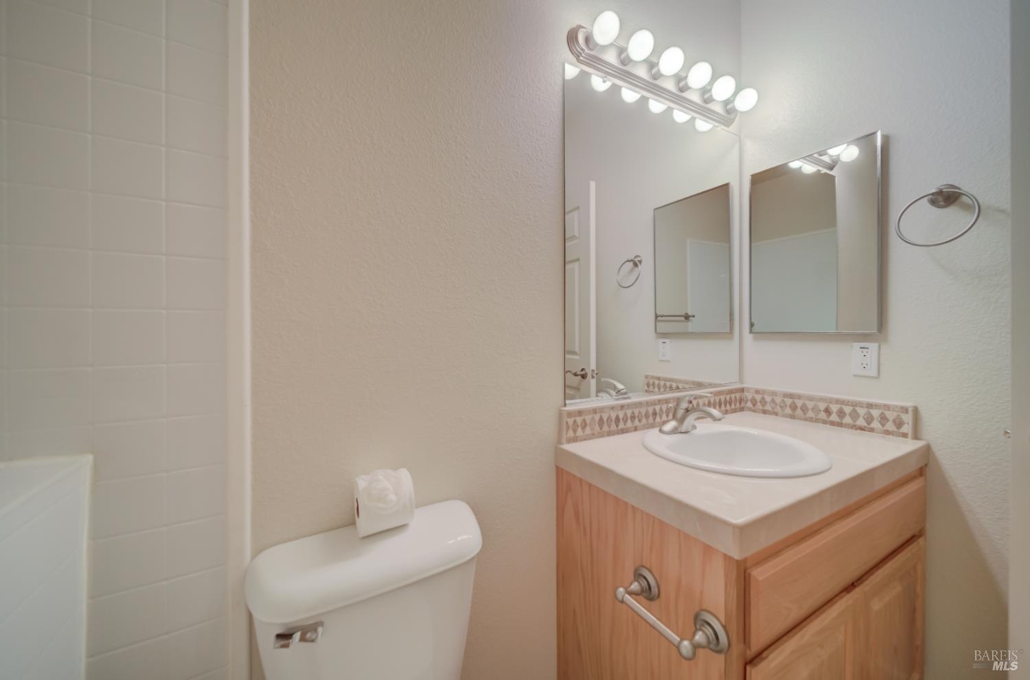 Detail Gallery Image 6 of 24 For 3262 Inwood Pl, Fairfield,  CA 94534 - 2 Beds | 2 Baths