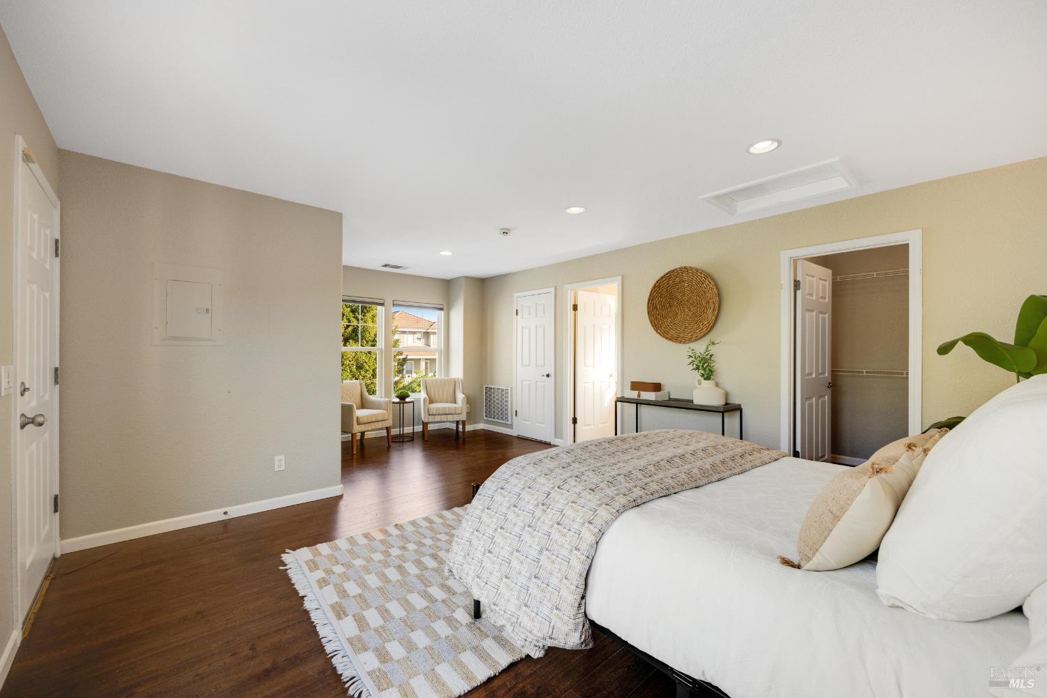 Detail Gallery Image 42 of 50 For 1922 Buckingham Ln, Petaluma,  CA 94954 - 6 Beds | 4 Baths