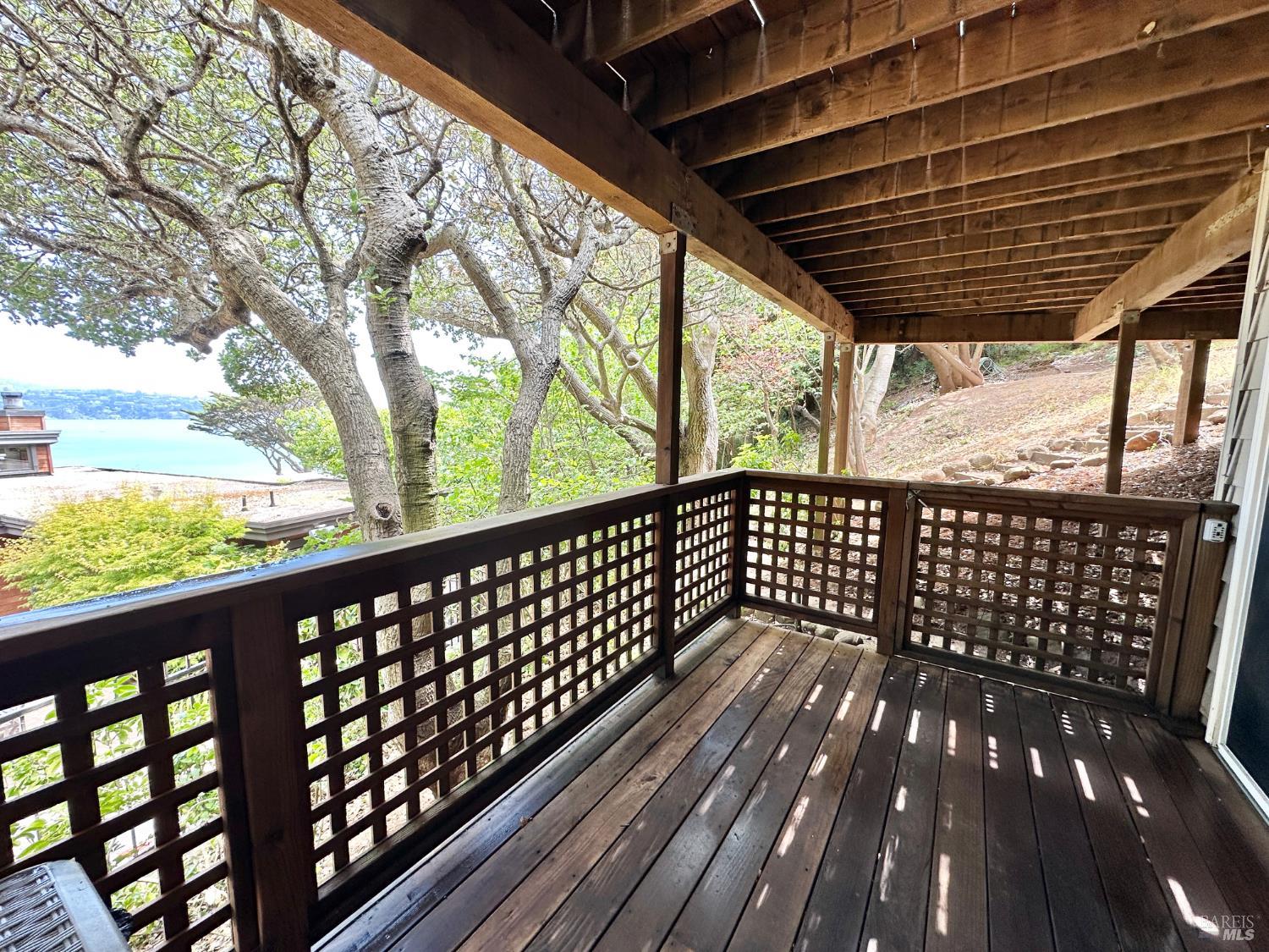 Detail Gallery Image 25 of 39 For 122 Edwards Ave, Sausalito,  CA 94965 - 3 Beds | 2/1 Baths