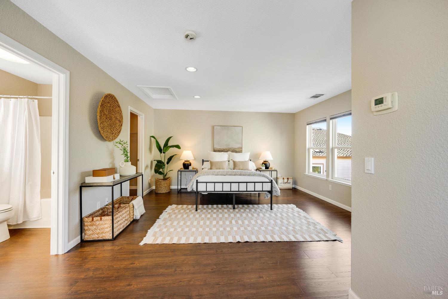 Detail Gallery Image 43 of 50 For 1922 Buckingham Ln, Petaluma,  CA 94954 - 6 Beds | 4 Baths