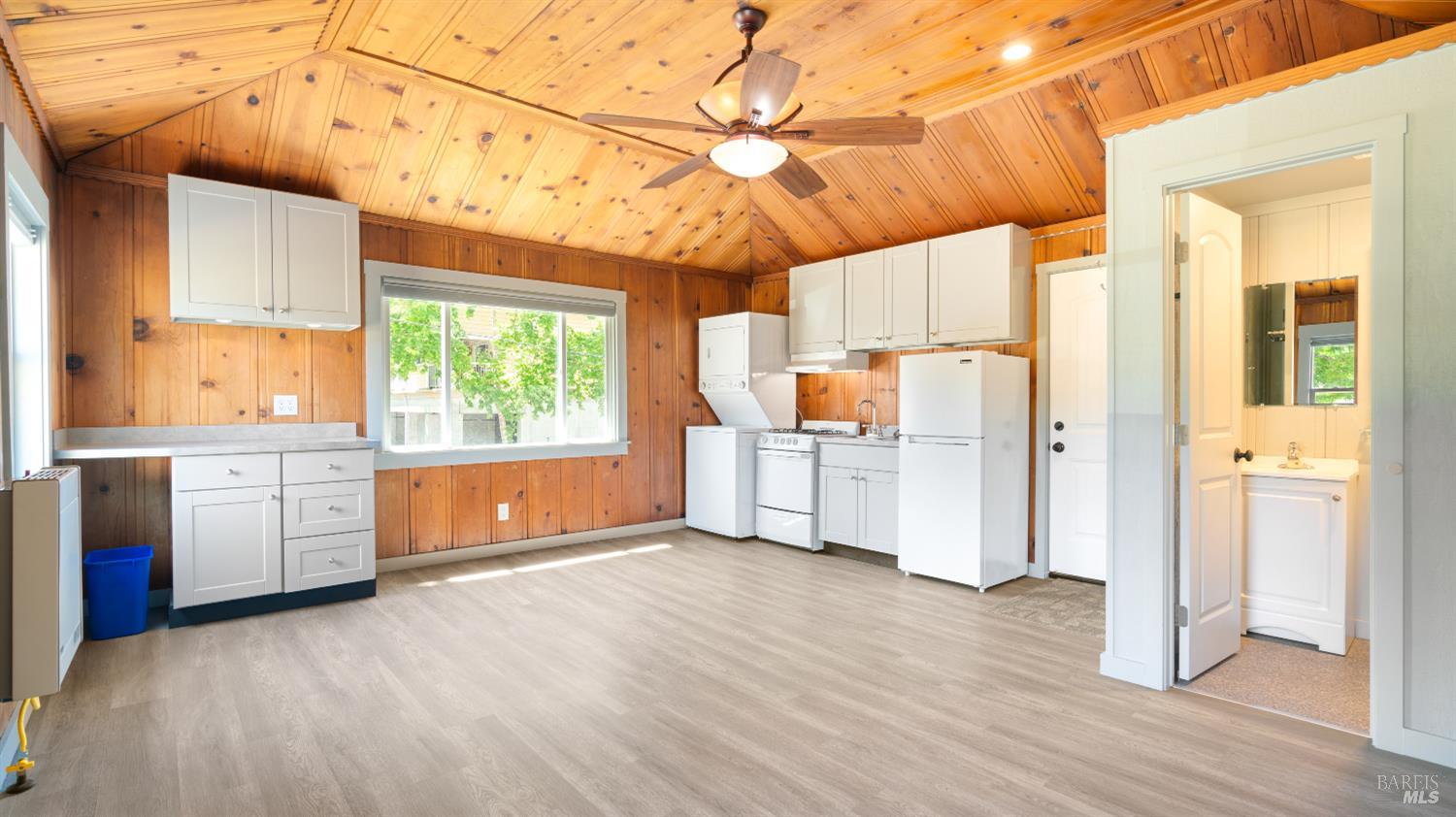 Detail Gallery Image 17 of 37 For 16352 5th St, Guerneville,  CA 95446 - – Beds | – Baths
