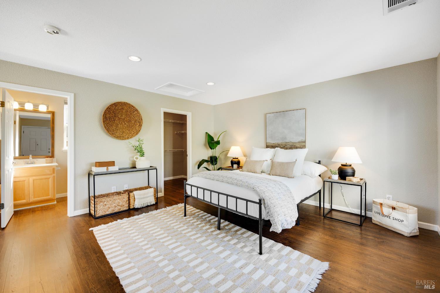 Detail Gallery Image 41 of 50 For 1922 Buckingham Ln, Petaluma,  CA 94954 - 6 Beds | 4 Baths