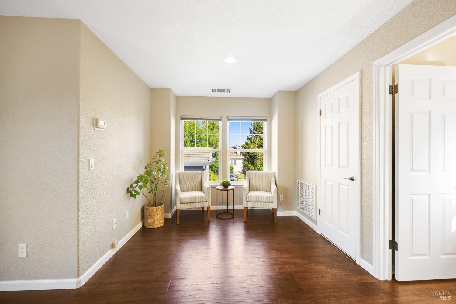 Detail Gallery Image 45 of 50 For 1922 Buckingham Ln, Petaluma,  CA 94954 - 6 Beds | 4 Baths