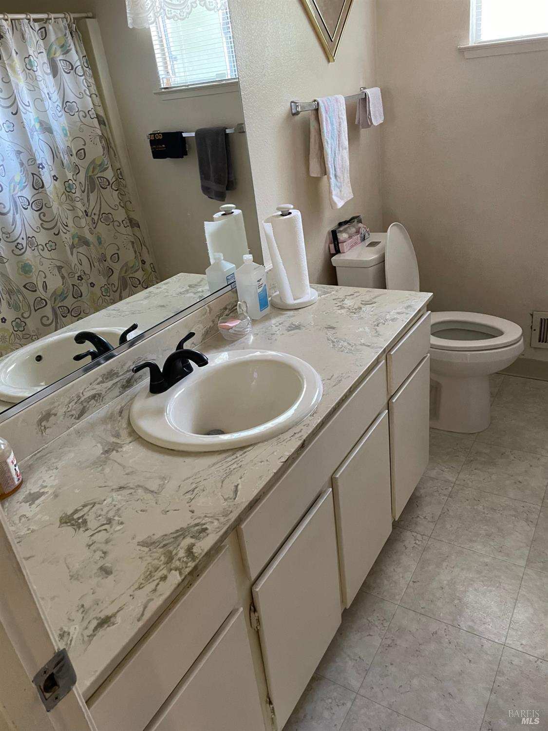 Detail Gallery Image 5 of 13 For 187 Fleet St, Vallejo,  CA 94591 - 3 Beds | 2 Baths