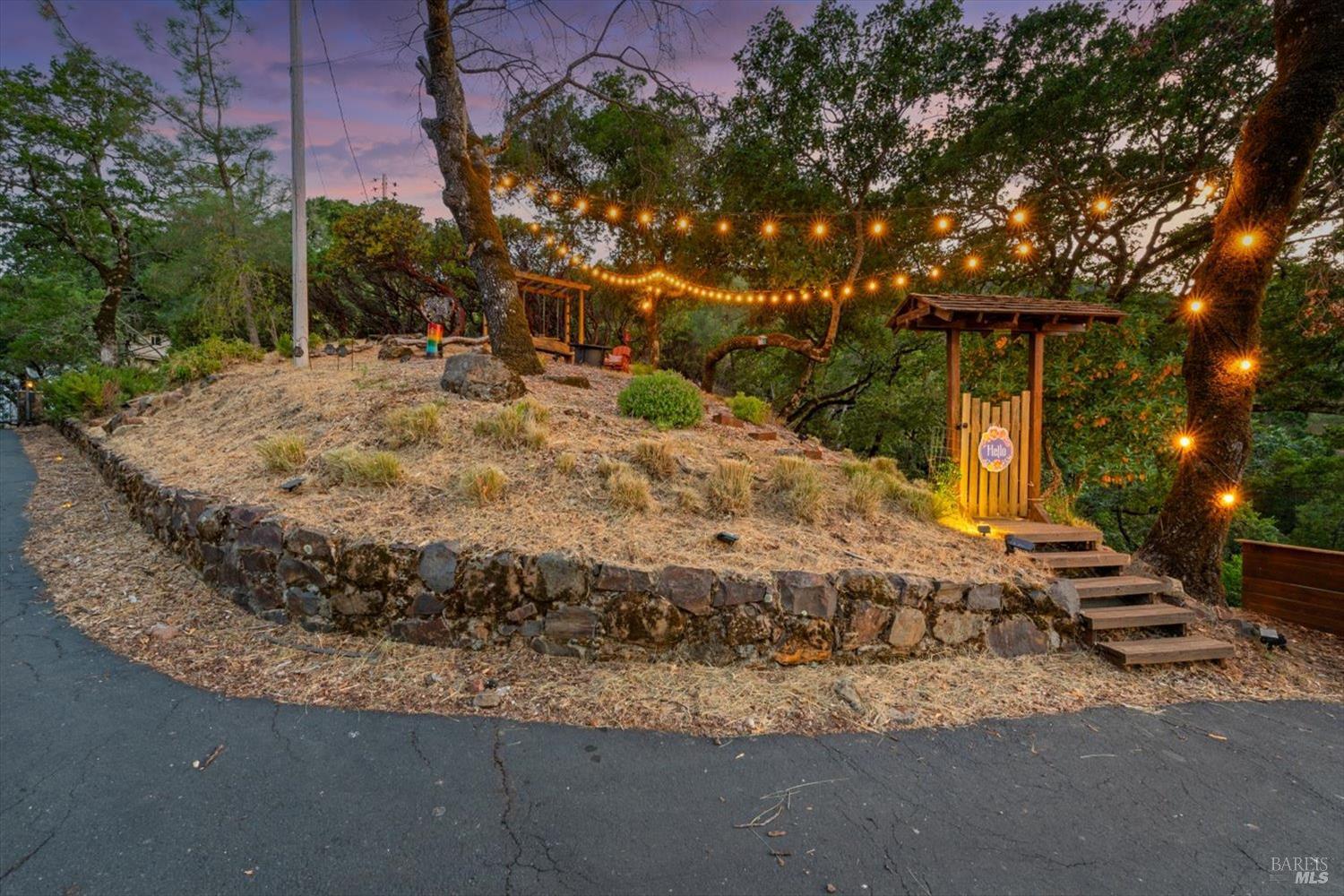 Detail Gallery Image 6 of 65 For 76 Sunnyhill Ln, Napa,  CA 94558 - 4 Beds | 2/1 Baths