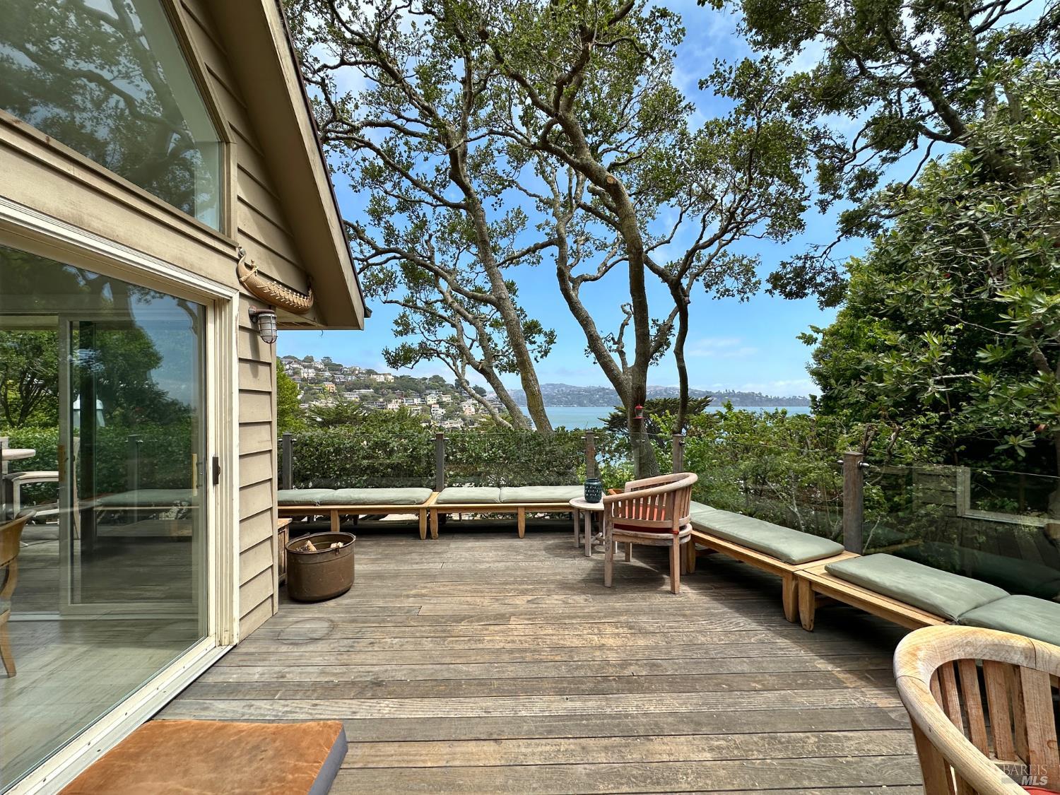 Detail Gallery Image 11 of 39 For 122 Edwards Ave, Sausalito,  CA 94965 - 3 Beds | 2/1 Baths