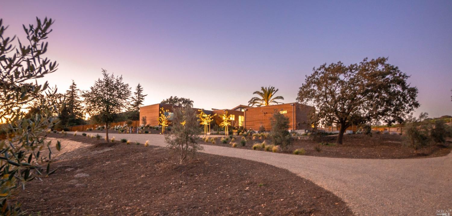 Detail Gallery Image 28 of 32 For 1090 1st Ave #B,  Napa,  CA 94558 - 5 Beds | 4 Baths