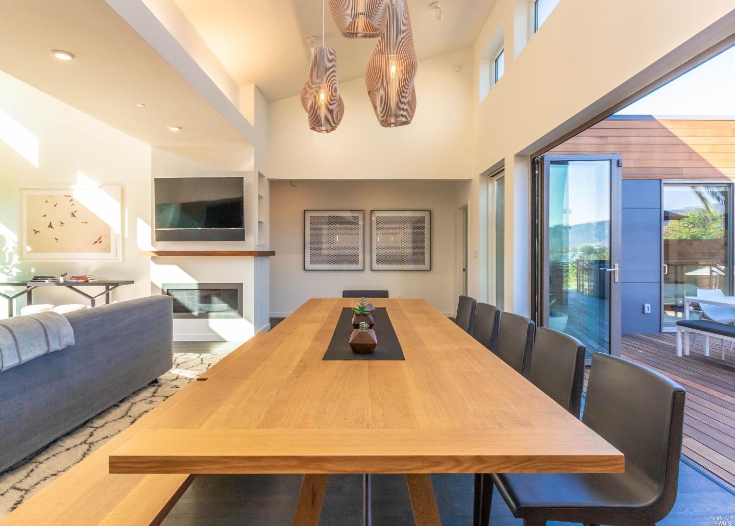 Detail Gallery Image 9 of 32 For 1090 1st Ave #B,  Napa,  CA 94558 - 5 Beds | 4 Baths